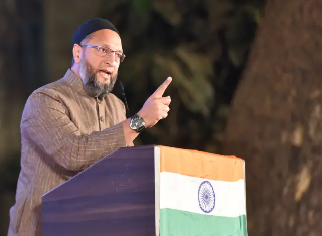 ओवैसी