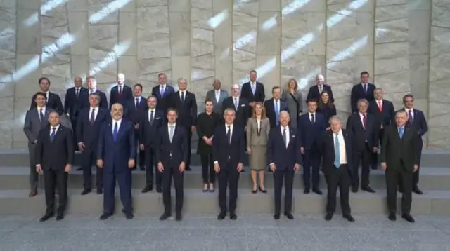 Nato leaders arrive in Brussels for Ukraine summit