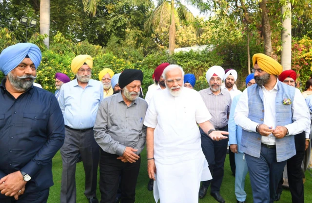 ਪ੍ਰਧਾਨ ਮੰਤਰੀ ਨਰਿੰਦਰ ਮੋਦੀ ਨੇ ਸਿੱਖ ਨੁਮਾਇੰਦਿਆਂ ਨਾਲ ਵੀ ਬੈਠਕ ਕੀਤੀ ਹੈ।