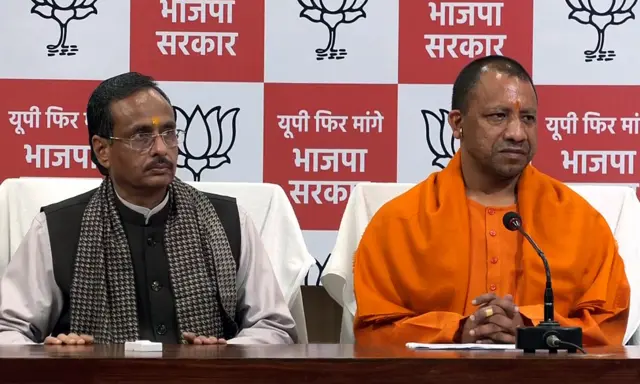 योगी आदित्यनाथ और दिनेश शर्मा