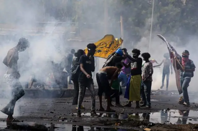 Thousands of demonstrators marched towards the presidential palace in Khartoum
