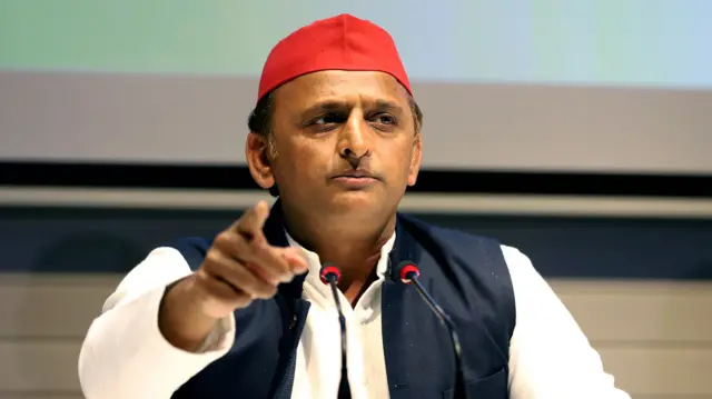 अखिलेश यादव