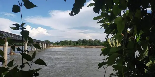 တရုန်တံတားကိုတွေ့ရပုံ
