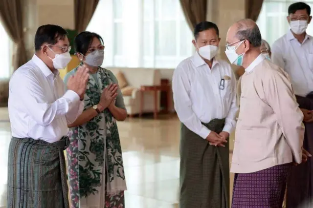 စစ်ခေါင်းဆောင်ရဲ့ ဂါရဝပြုပွဲသမ္မတဟောင်းတက်ရောက်