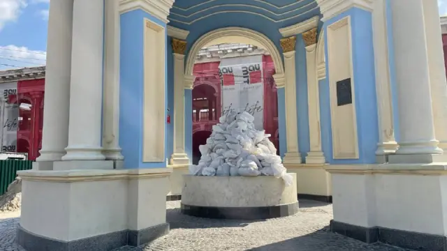 Так зараз виглядає фонтан "Самсон" на Подолі