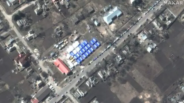 Hình ảnh vệ tinh về một trại tạm thời ở Bezimenne, cách Mariupol 90 km về phía đông