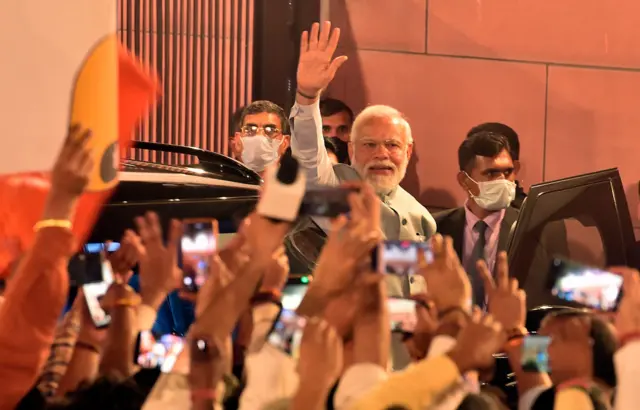 नरेंद्र मोदी