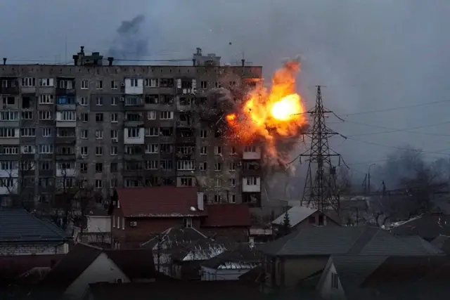 Ogbunigwe ndị agha mba Russia turu n'otu ụlọ n'Ukraine