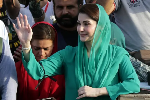 مہنگائی مکاؤ مارچ