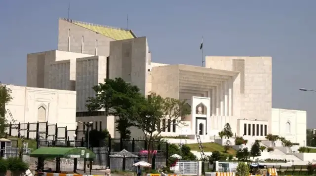 منحرف ارکان سے متعلق صدارتی ریفرنس کی سماعت آج سپریم کورٹ میں