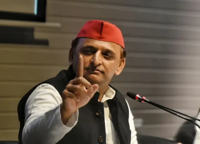अखिलेश यादव