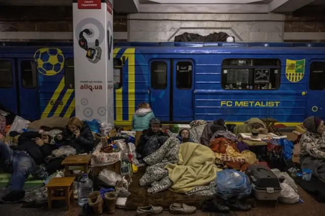 Тисячі харків'ян знову ночували на станціях метро