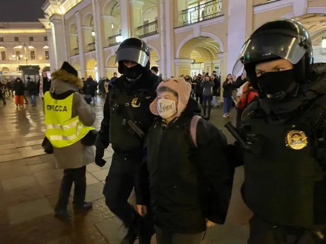 задержания на антивоенной акции в Петербурге