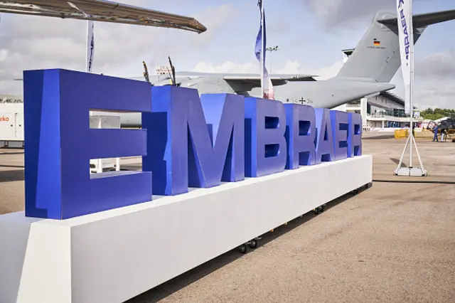 Эмблема Embraer