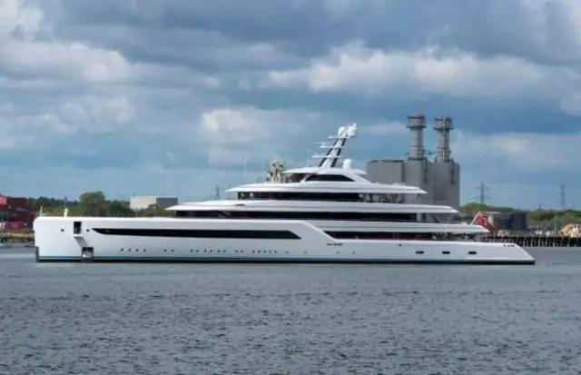 Алишер Усмоновга тегишли Dilbar яхтаси