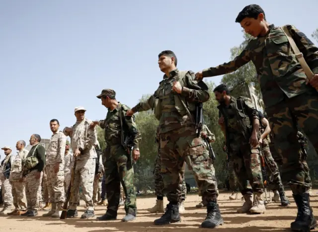 الحوثيون أثناء التدريب