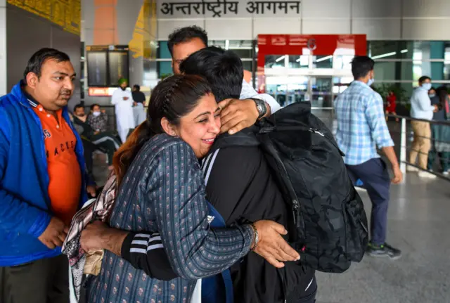 यूक्रेन से लौटे भारतीय छात्र