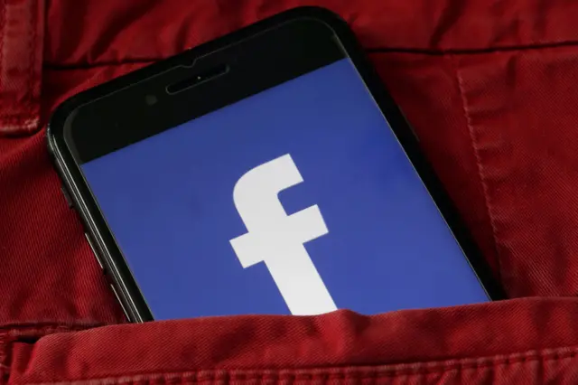 Russia beleive say Western kontris dey use di social platform give 'false' infrmate