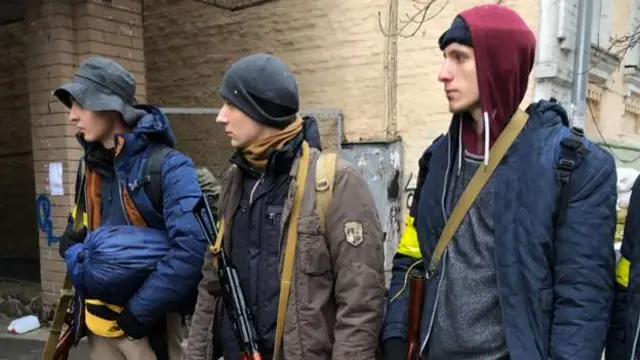 Ukraine volunteer fighters