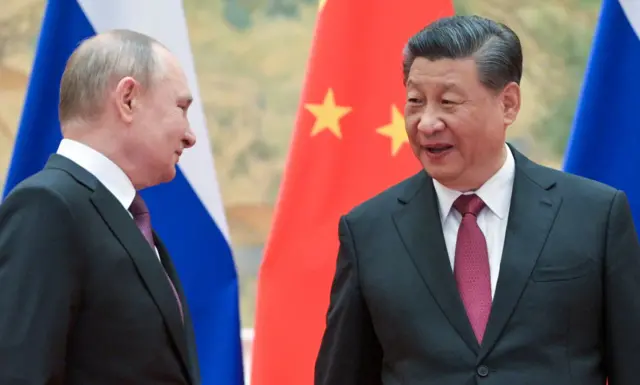 Putin ve Çin lideri Şi bir arada