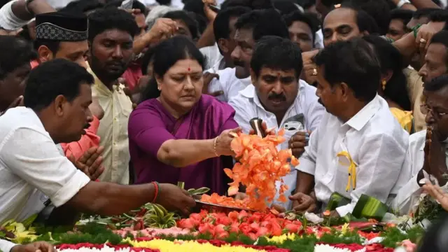 சசிகலா