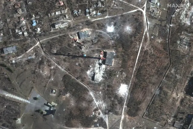 На спутниковом снимке видна разрушенная телевышка