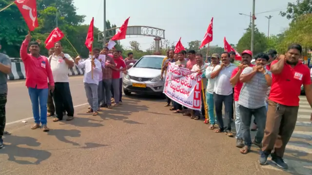 ఉత్తరాంధ్రలో పెట్రోలు, దీజిల్ ధరల పెంపుకు నిరసనగా కార్మిక సంఘాల నిరసన