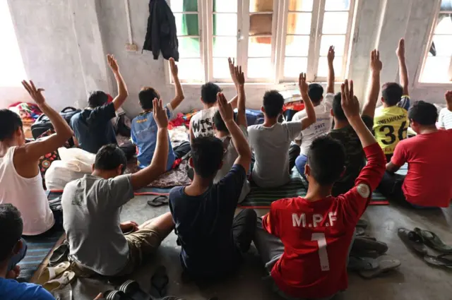 စစ်အာဏာသိမ်းမှုဖြစ်ပြီးတဲ့နောက် မီဇိုရမ်ပြည်နယ်ထဲကို ရောက်သွားသူတွေထဲမှာ CDM မှာပါ၀င်တဲ့ ရဲတပ်ဖွဲ့၀င်တွေလည်း ပါ၀င်နေပါတယ်။