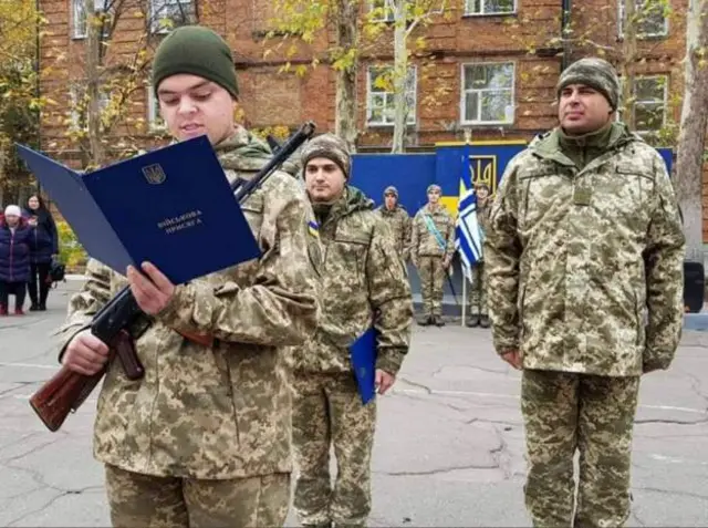 Эйден Эслин поступил на службу в вооруженные силы Украины в  2018 году
