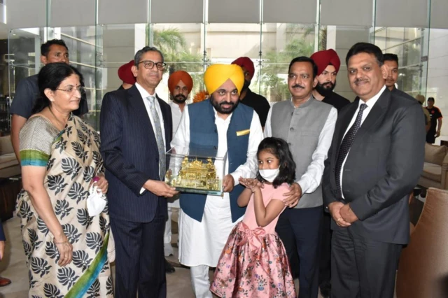 ਜਸਟਿਸ ਐੱਨਵੀ ਰਮੰਨਾ ਬੁੱਧਵਾਰ ਨੂੰ ਅੰਮ੍ਰਿਤਸਰ ਪਹੁੰਚੇ।
