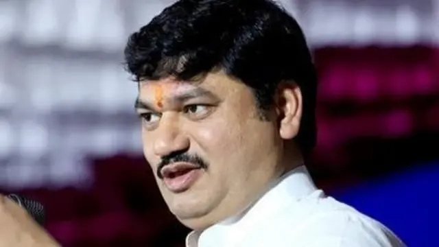 महाराष्ट्र के सामाजिक न्याय मंत्री और एनसीपी नेता धनंजय मुंडे