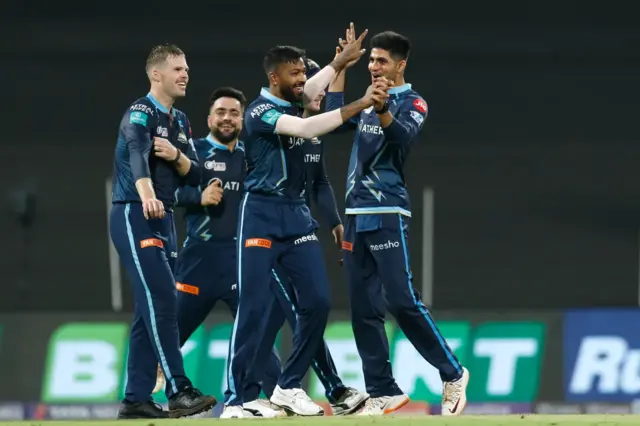 गुजरात ने राजस्थान को हराया, पॉइंट टेबल में टॉप पर