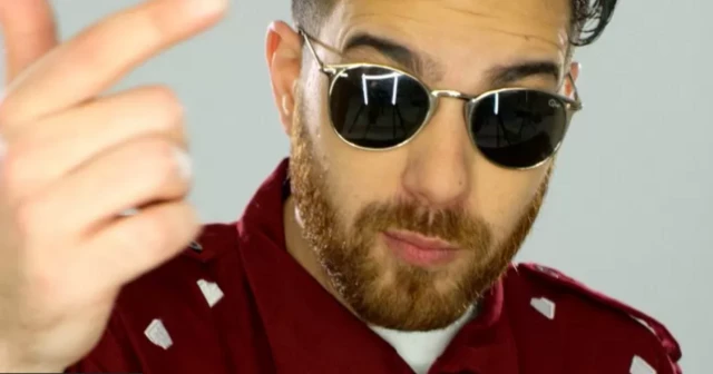 Hollandalı rap şarkıcısı Murda'ya "uyuşturucu madde kullandırmaya özendirmek" suçundan 4 yıl 2 ay hapis cezası verildi