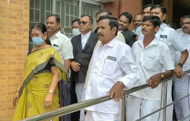 முன்னாள் அமைச்சர் சரோஜா
