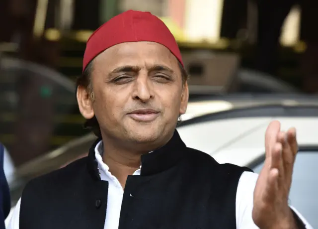 अखिलेश यादव