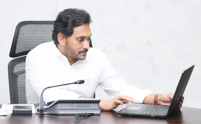 ఆంధ్రప్రదేశ్ ముఖ్యమంత్రి వైఎస్ జగన్
