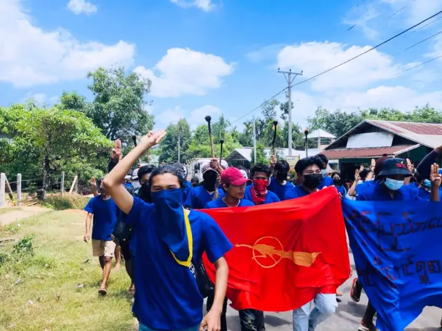 လောင်းလုံမြို့နယ်ကလူငယ်တွေရဲ့ဆန္ဒပြပွဲ