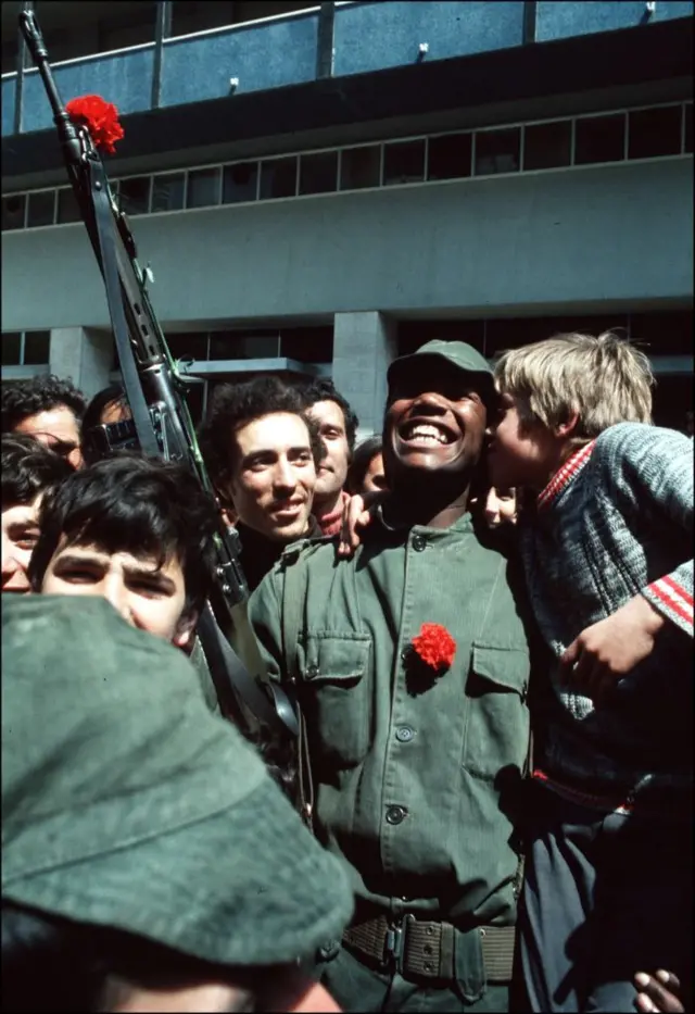 Революція гвоздик у Португалії, 25 квітня 1975 року