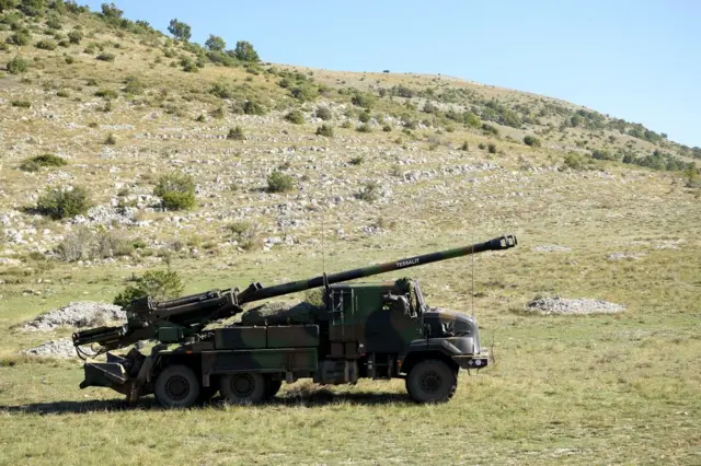 САУ Caesar на навчаннях французької армії