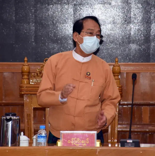 ကချင်ပြည်နယ်၀န်ကြီးချုပ် ဒေါက်တာခက်အောင်