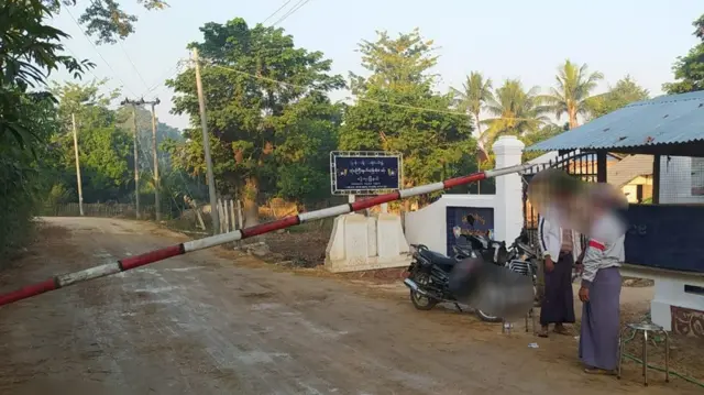 ပြီးခဲ့တဲ့နှစ် သြဂုတ်လတုန်းက မြင်တွေ့ရတဲ့ ထုံးကြီးရွာရဲစခန်း