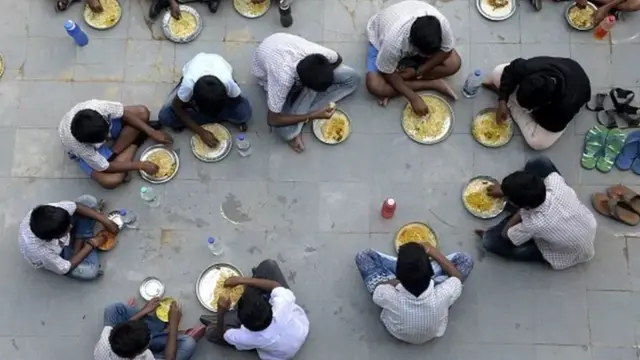 மதிய உணவு திட்டம்