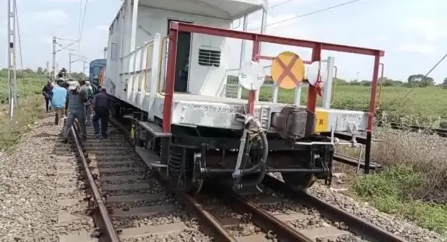 மதுரையில் தடம் புரண்ட சரக்கு ரயில்