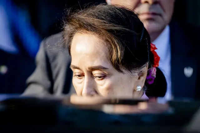 ဒေါ်အောင်ဆန်းစုကြည် အဂတိမှုနဲ့ ထောင် ၅ နှစ်ချမှတ်ခံရ