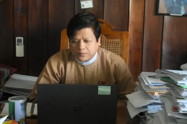 ဦးနိုင်ငံလင်း