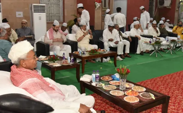 जेडीयू की इफ़्तार पार्टी