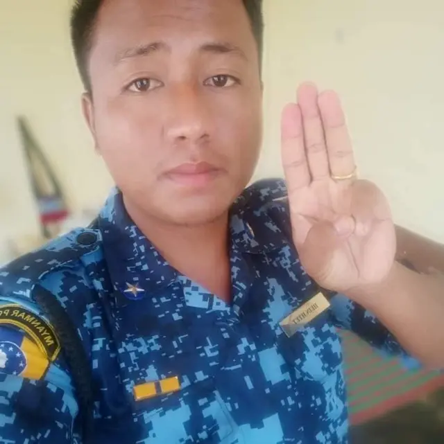 မြင်းမူ PDF