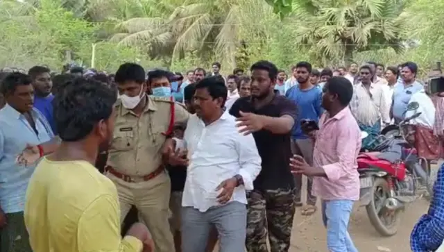 వైసీపీ ఎమ్మెల్యేపై దాడి