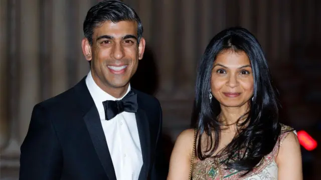 ब्रिटेन के चांसलर ऋषि सुनक और उनकी पत्नी अक्षता मूर्ति