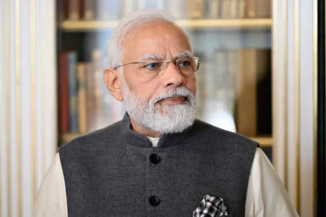 नरेंद्र मोदी